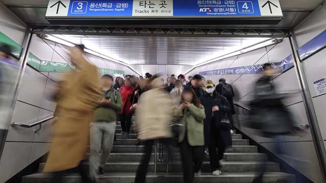 서울 지하철 ‘준법 운행’ 돌입…“퇴근길 혼잡 우려”