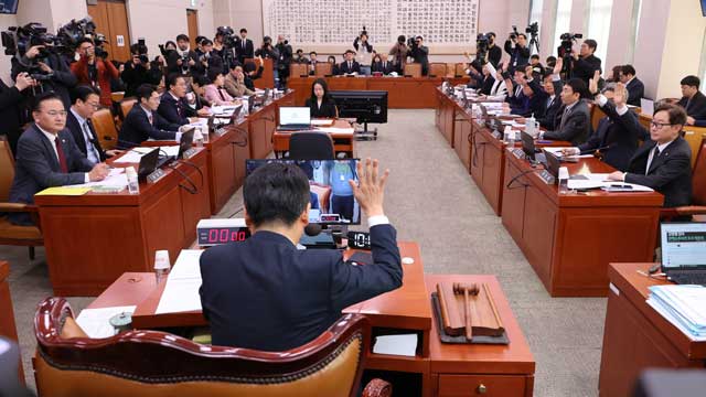 국회 법사위, ‘명태균 특검법·상법 개정안’ 심사…여야 공방