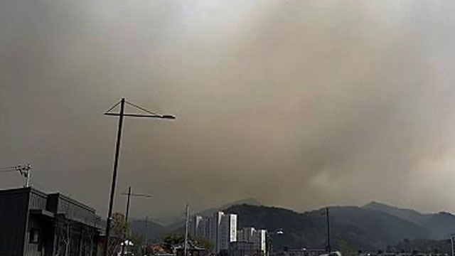 [속보] 인제 산불 대응 ‘산불 2단계’로 격상…강풍으로 진화에 어려움