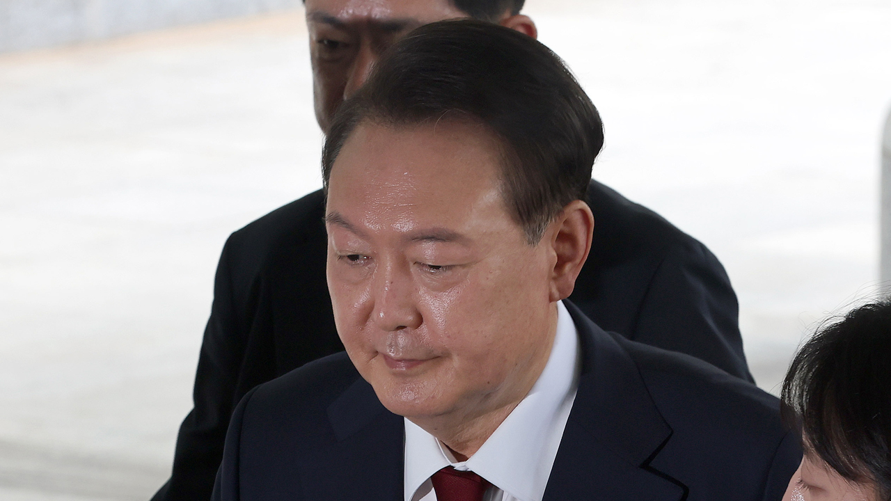 내란특검 “윤 전 대통령 출석 <br>시간 조정 불가…5일 9시 재차 통보”