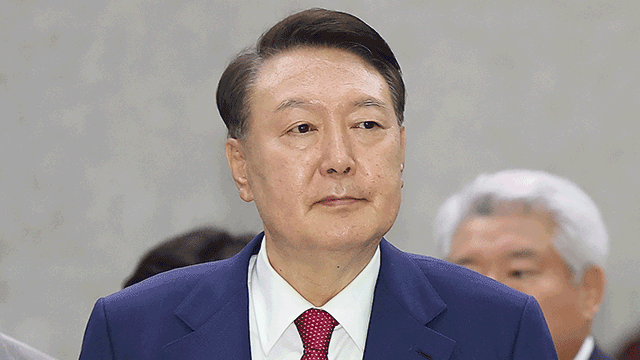 [속보] 윤 전 대통령 법원 구속영장 심사 시작