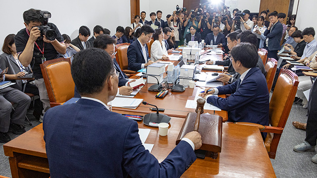 [속보] ‘노란봉투법’, 국회 환노위 전체회의 통과…<br>국민의힘 퇴장