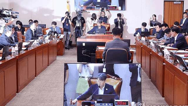 [속보] ‘방송 3법’ 민주당 주도로 국회 법사위 전체회의 통과