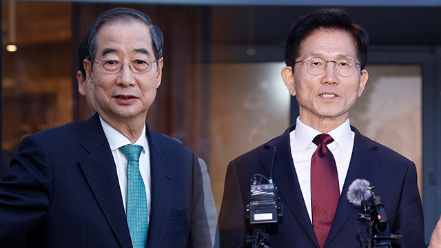 [속보] 국민의힘, ‘단일화 로드맵’ 제안…<br>“내일 오후 6시 토론 후 여론조사”