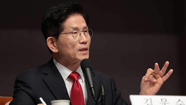 김문수 “몇몇 지도부가 선출된 후보 끌어내리려는 해당 행위”