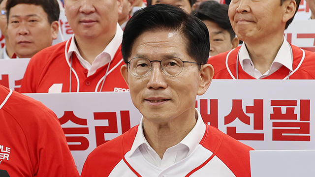 김문수 “윤석열 전 대통령 탈당은 ‘본인 뜻’…출당 계획 없어”