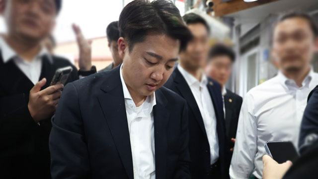 이준석, 윤석열 탈당에 “계엄 원죄 못 지워…공동책임 김문수도 물러나야”