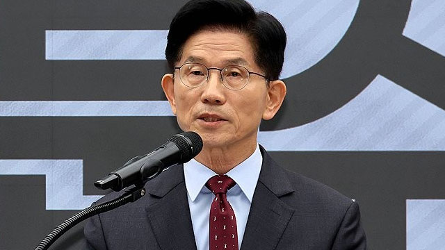 [속보] 김문수 “‘임기 단축’ 4년 중임 개헌해야…개헌협약 제안”