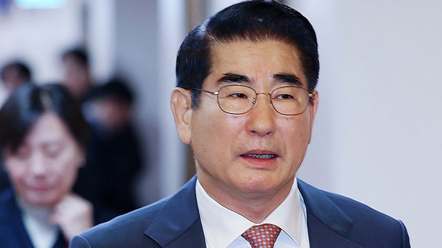 [속보] 법원, 김용현 전 장관 보석 석방…<br>“윤 측 등 관련자 연락금지”