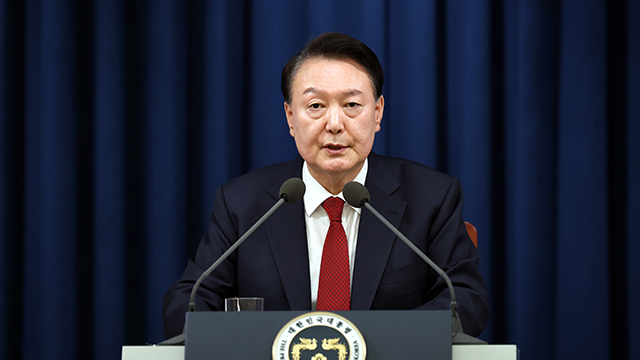 전 계엄과장 “포고령 보고 이상하다 생각”…특검 이첩 두고 공방