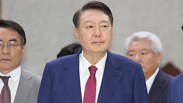 민주당 “윤석열 자유 제한돼야 마땅…구속영장 신속히 발부해야”