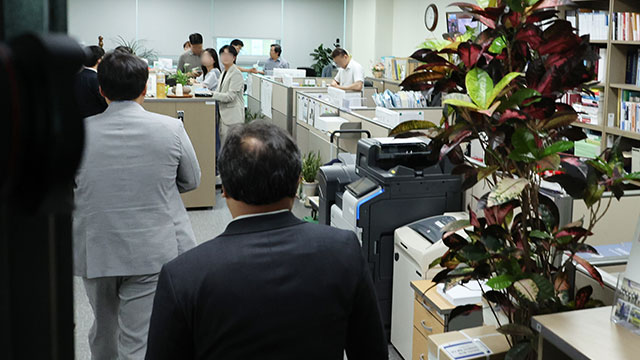 ‘공천개입’ 압수수색 영장에서 윤석열·김건희 ‘정자법 위반’·‘뇌물’·‘업무방해’ 적시