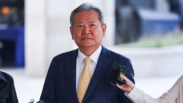 내란특검, ‘언론사 단전·단수’ 이상민 전 장관 피의자 조사